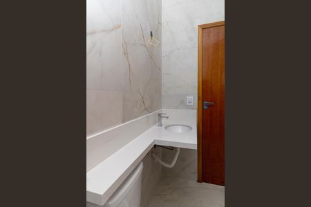 Casa de condomínio à venda com 53m², 2 quartos e 1 vaga Casa de condomínio à venda com 53m², 2 quartos e 1 vagaBanheiro da Suíte 2