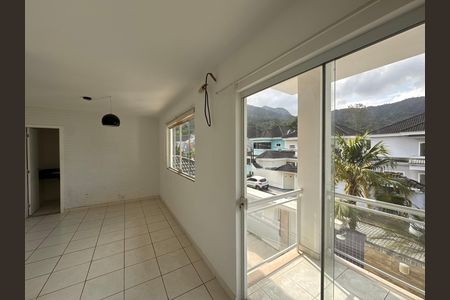 Casa de condomínio para alugar com 300m², 4 quartos e 3 vagas Casa de condomínio para alugar com 300m², 4 quartos e 3 vagasSuíte 2