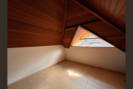 Casa de condomínio para alugar com 300m², 4 quartos e 3 vagas Casa de condomínio para alugar com 300m², 4 quartos e 3 vagasTerraço