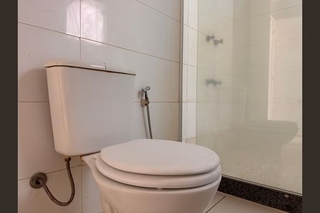 Casa de condomínio para alugar com 300m², 4 quartos e 3 vagas Casa de condomínio para alugar com 300m², 4 quartos e 3 vagasSuíte 1 - Banheiro