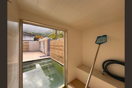 Casa de condomínio para alugar com 300m², 4 quartos e 3 vagas Casa de condomínio para alugar com 300m², 4 quartos e 3 vagasÁrea externa