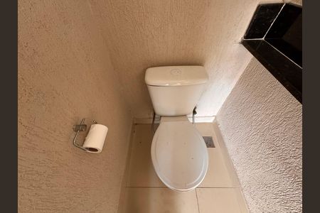 Casa de condomínio para alugar com 300m², 4 quartos e 3 vagas Casa de condomínio para alugar com 300m², 4 quartos e 3 vagasLavabo