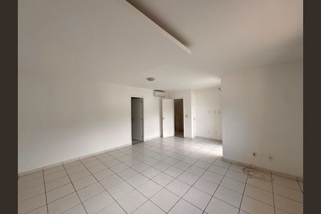 Casa de condomínio para alugar com 300m², 4 quartos e 3 vagas Casa de condomínio para alugar com 300m², 4 quartos e 3 vagasSuíte 1