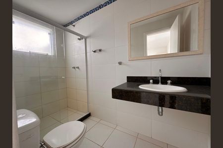 Casa de condomínio para alugar com 300m², 4 quartos e 3 vagas Casa de condomínio para alugar com 300m², 4 quartos e 3 vagasSuíte 3 - Banheiro