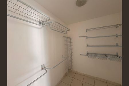 Casa de condomínio para alugar com 300m², 4 quartos e 3 vagas Casa de condomínio para alugar com 300m², 4 quartos e 3 vagasSuíte 1 - Closet