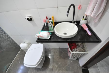 Casa à venda com 320m², 4 quartos e 1 vagaBanheiro 2