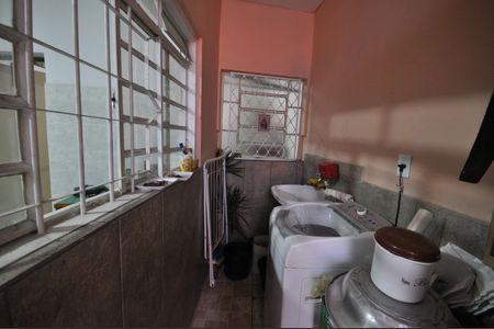 Casa à venda com 320m², 4 quartos e 1 vagaÁrea de Serviço