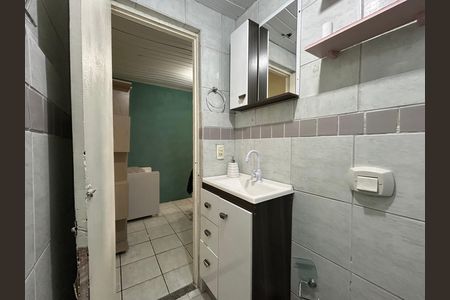 Casa para alugar com 45m², 2 quartos e 1 vaga Casa para alugar com 45m², 2 quartos e 1 vagaBanheiro