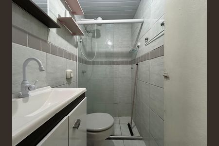 Casa para alugar com 45m², 2 quartos e 1 vaga Casa para alugar com 45m², 2 quartos e 1 vagaBanheiro