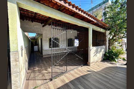 Casa para alugar com 45m², 2 quartos e 1 vaga Casa para alugar com 45m², 2 quartos e 1 vagaFachada