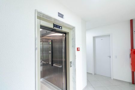 Apartamento para alugar com 46m², 2 quartos e 1 vaga Apartamento para alugar com 46m², 2 quartos e 1 vagaElevador