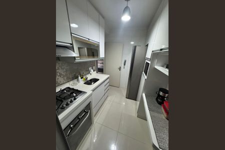 Cozinha de apartamento à venda com 2 quartos, 54m² em Vila Roque, São Paulo
