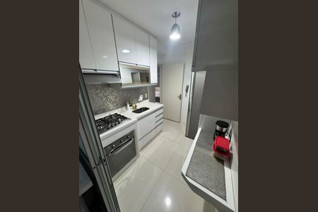 Cozinha de apartamento à venda com 2 quartos, 54m² em Vila Roque, São Paulo