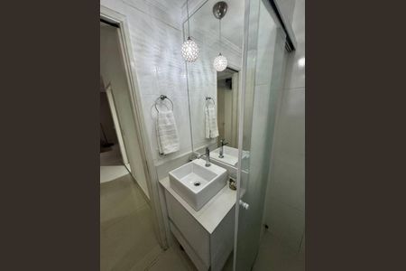 Apartamento à venda com 54m², 2 quartos e 1 vaga Apartamento à venda com 54m², 2 quartos e 1 vagaBanheiro