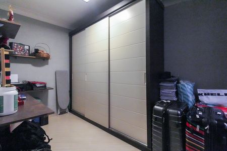 Casa à venda com 133m², 3 quartos e 3 vagas Casa à venda com 133m², 3 quartos e 3 vagasQuarto 2