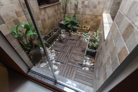 Casa à venda com 133m², 3 quartos e 3 vagas Casa à venda com 133m², 3 quartos e 3 vagasJardim de Inverno