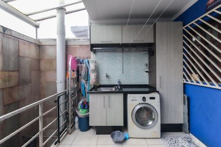 Casa à venda com 133m², 3 quartos e 3 vagas Casa à venda com 133m², 3 quartos e 3 vagasÁrea de Serviço