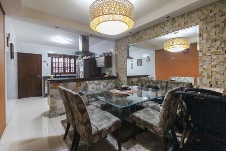 Casa à venda com 133m², 3 quartos e 3 vagas Casa à venda com 133m², 3 quartos e 3 vagasCozinha - Copa