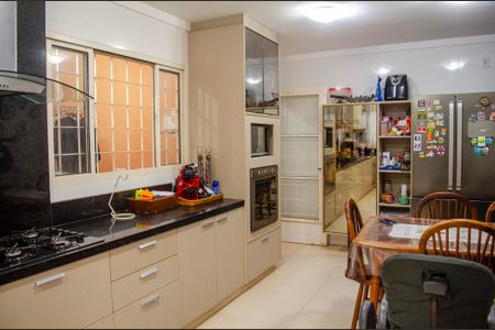Casa à venda com 560m², 5 quartos e 2 vagas