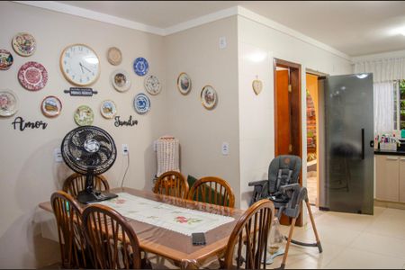 Casa à venda com 560m², 5 quartos e 2 vagas
