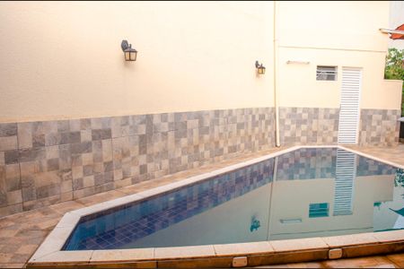 Casa à venda com 560m², 5 quartos e 2 vagas