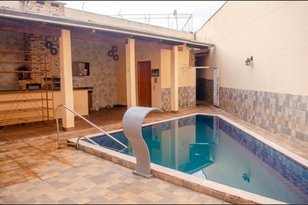Casa à venda com 560m², 5 quartos e 2 vagas