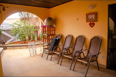 Casa à venda com 560m², 5 quartos e 2 vagas