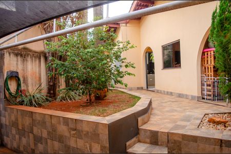 Casa à venda com 560m², 5 quartos e 2 vagas