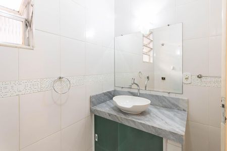 Apartamento para alugar com 120m², 2 quartos e sem vagaBanheiro
