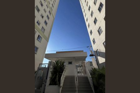 Fachada de apartamento para alugar com 2 quartos, 37m² em Chacara Santa Lucia dos Ypes, Carapicuíba