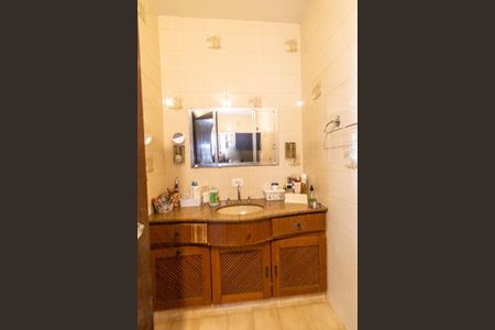 Casa à venda com 350m², 6 quartos e 8 vagas Casa à venda com 350m², 6 quartos e 8 vagasBanheiro da Suite 1