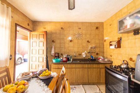 Casa à venda com 350m², 6 quartos e 8 vagas Casa à venda com 350m², 6 quartos e 8 vagasCozinha