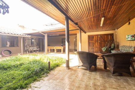 Casa à venda com 350m², 6 quartos e 8 vagas Casa à venda com 350m², 6 quartos e 8 vagasÁrea comum
