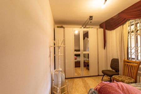 Casa à venda com 350m², 6 quartos e 8 vagas Casa à venda com 350m², 6 quartos e 8 vagasQuarto 3