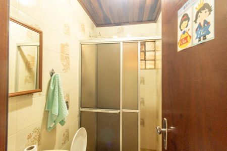Casa à venda com 350m², 6 quartos e 8 vagas Casa à venda com 350m², 6 quartos e 8 vagasBanheiro de Serviço