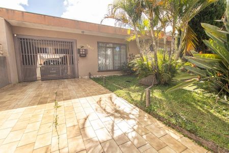 Casa à venda com 350m², 6 quartos e 8 vagas Casa à venda com 350m², 6 quartos e 8 vagasFachada