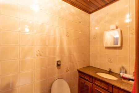 Casa à venda com 350m², 6 quartos e 8 vagas Casa à venda com 350m², 6 quartos e 8 vagasBanheiro da Suite 2
