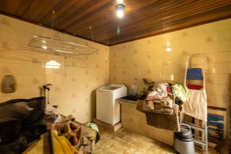 Casa à venda com 350m², 6 quartos e 8 vagas Casa à venda com 350m², 6 quartos e 8 vagasÁrea de Serviço