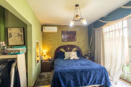 Casa à venda com 350m², 6 quartos e 8 vagas Casa à venda com 350m², 6 quartos e 8 vagasQuarto 1 Suite 1