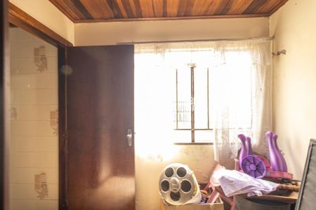Casa à venda com 350m², 6 quartos e 8 vagas Casa à venda com 350m², 6 quartos e 8 vagasQuarto de Serviço
