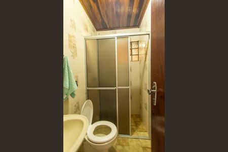 Casa à venda com 350m², 6 quartos e 8 vagas Casa à venda com 350m², 6 quartos e 8 vagasBanheiro de Serviço