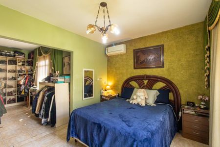 Casa à venda com 350m², 6 quartos e 8 vagas Casa à venda com 350m², 6 quartos e 8 vagasQuarto 1 Suite 1