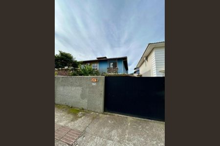 Casa para alugar com 200m², 3 quartos e 4 vagas Casa para alugar com 200m², 3 quartos e 4 vagasFachada