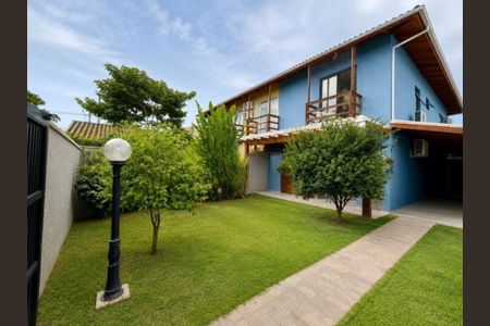 Casa para alugar com 200m², 3 quartos e 4 vagas Casa para alugar com 200m², 3 quartos e 4 vagasFachada