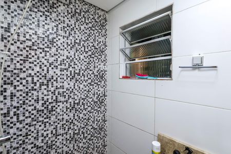 Casa à venda com 56m², 3 quartos e 1 vagaBanheiro 2