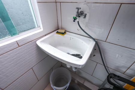Casa à venda com 56m², 3 quartos e 1 vagaÁrea de Serviço