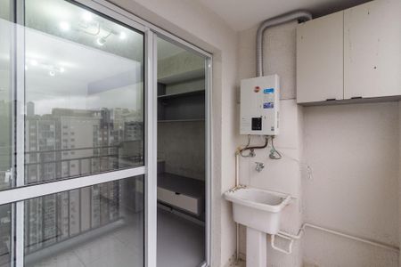 Apartamento à venda com 37m², 2 quartos e sem vaga Apartamento à venda com 37m², 2 quartos e sem vagaVaranda e Área de serviço