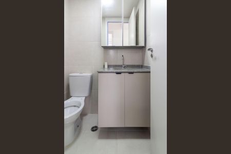 Apartamento à venda com 37m², 2 quartos e sem vaga Apartamento à venda com 37m², 2 quartos e sem vagaBanheiro