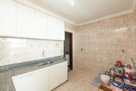 Casa para alugar com 1 quarto, 12m² em Califórnia, Belo Horizonte