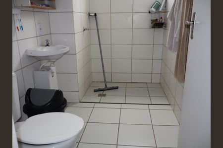 Apartamento para alugar com 49m², 2 quartos e sem vagaBanheiro